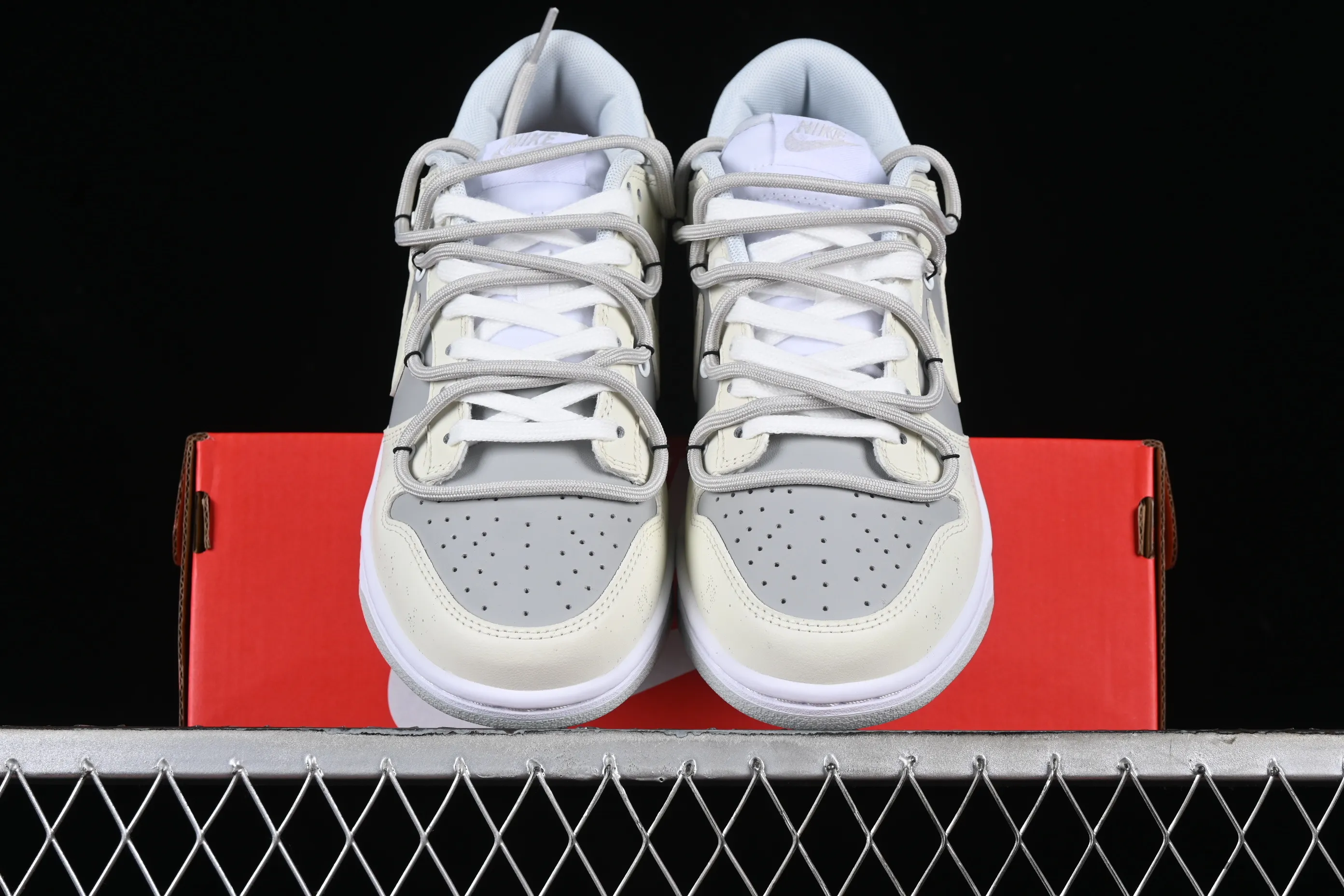 All categories Nk SB Dunk series Nk SB Dunk Low low-top sneakers Nk Dunk Low Retro Valentine's Day theme SB strap low-top casual sneakers HF0730-160